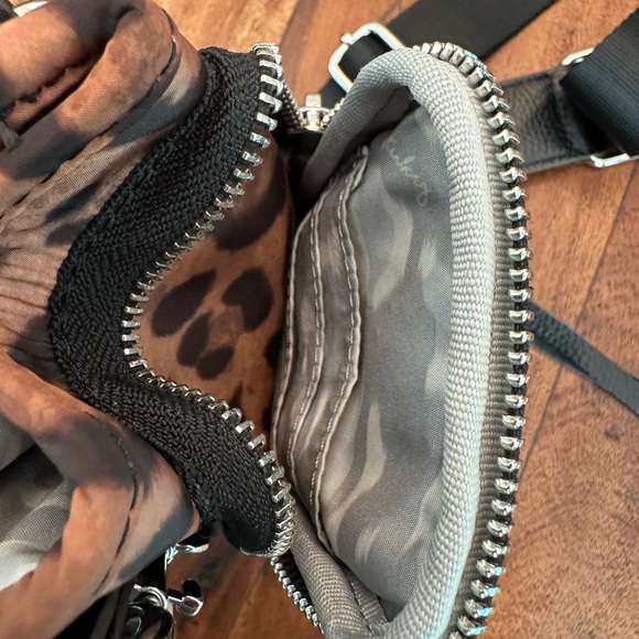 ☀️ AIMEE KESTENBERG Water Bottle Crossbody NWOT - Picture 10 of 11